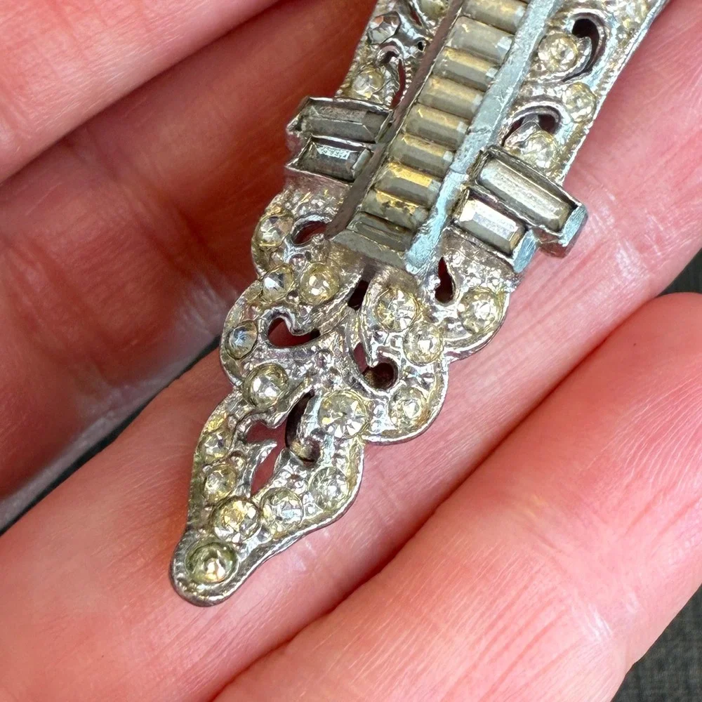Vintage Art Deco Pot Metal Dress Clip Silver Tone Baguette Rhinestone 2.75